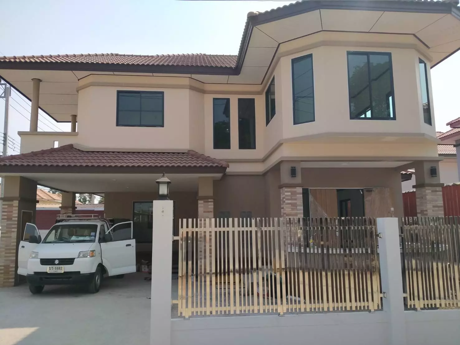 ตัวอย่างงานประตูหน้าต่างทอสเท็ม