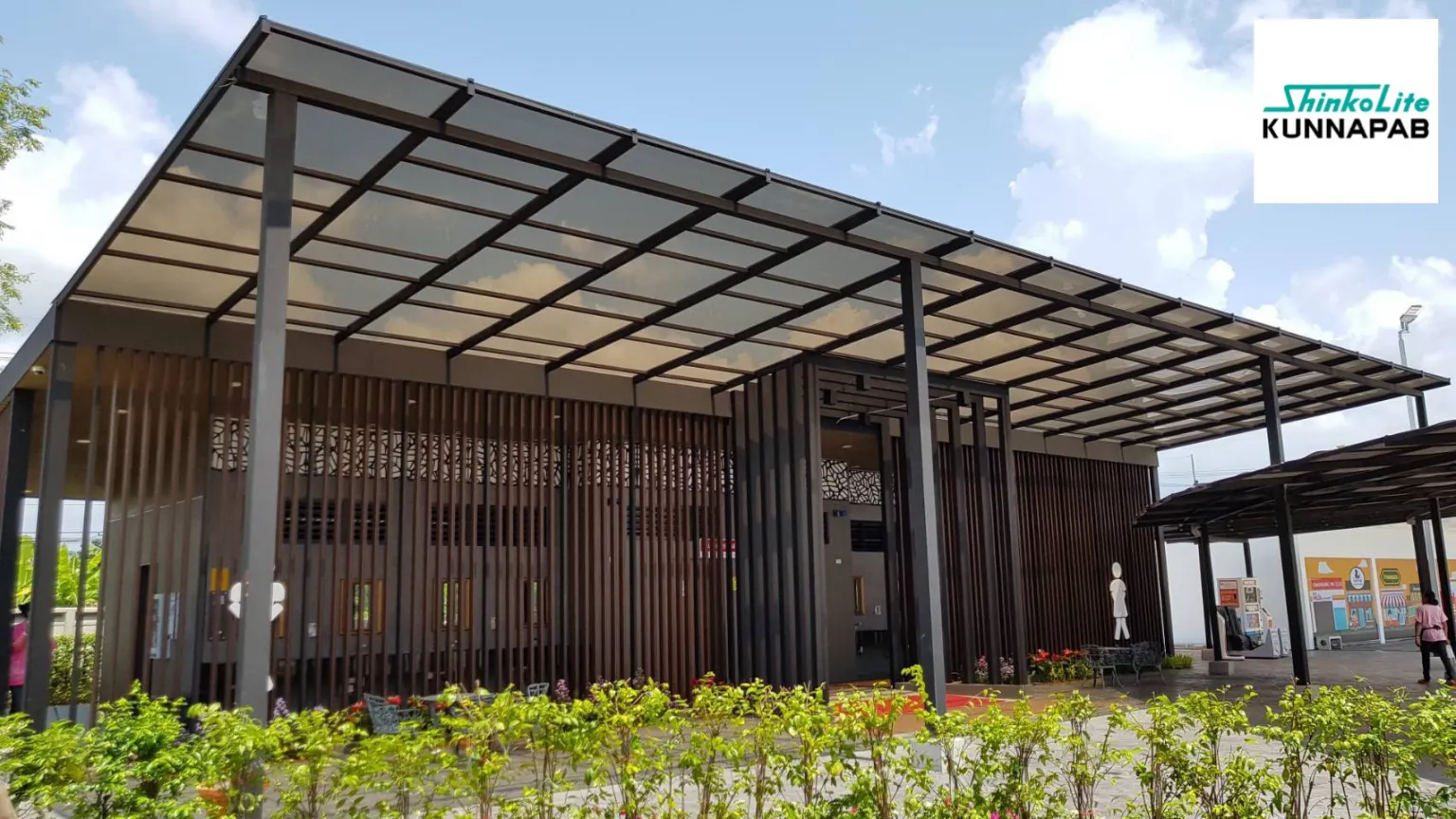 หลังคารุ่นกันความร้อน Shinkolite roof (heat cut)