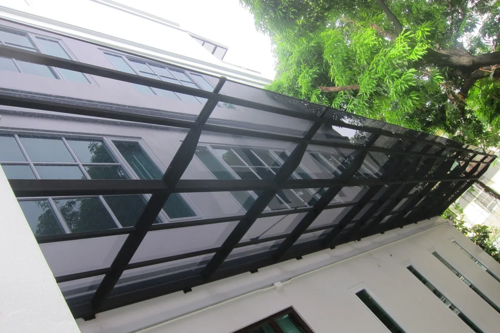 หลังคาข้างบ้านโปร่งแสง โมเดิร์น