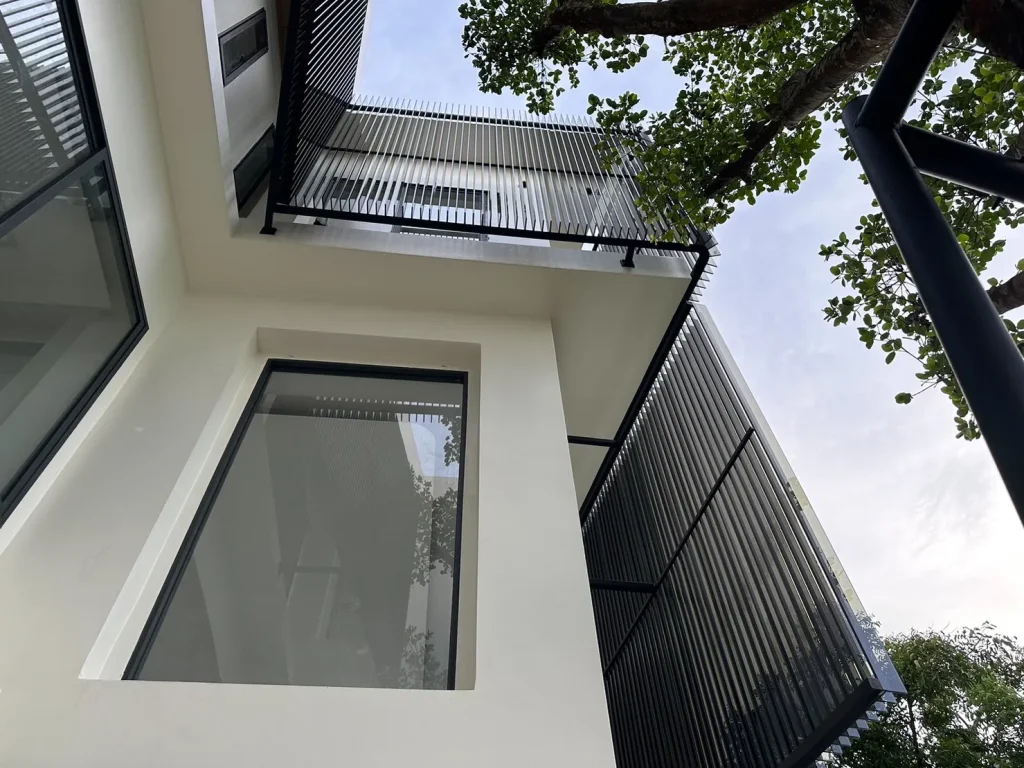 Facade ป้องกันแดด