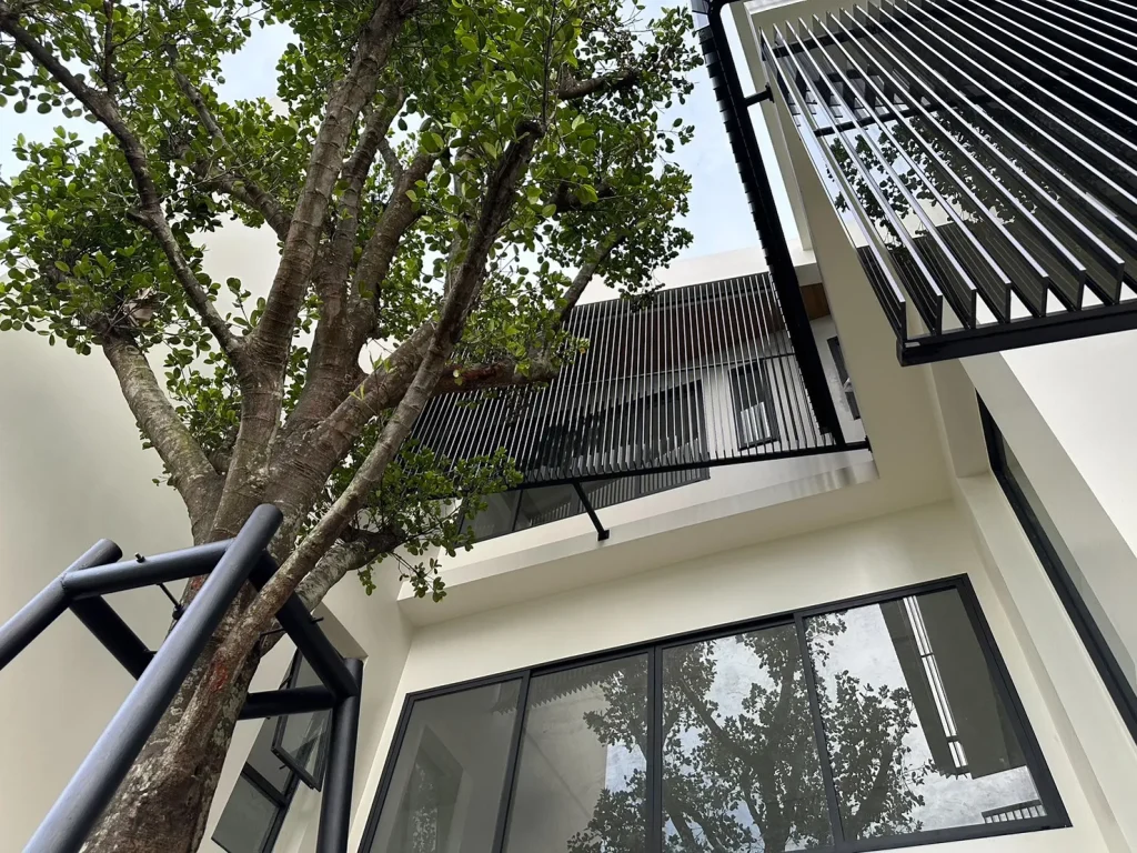 facade อะคริลิคสวยๆ สไตล์โมเดิร์น